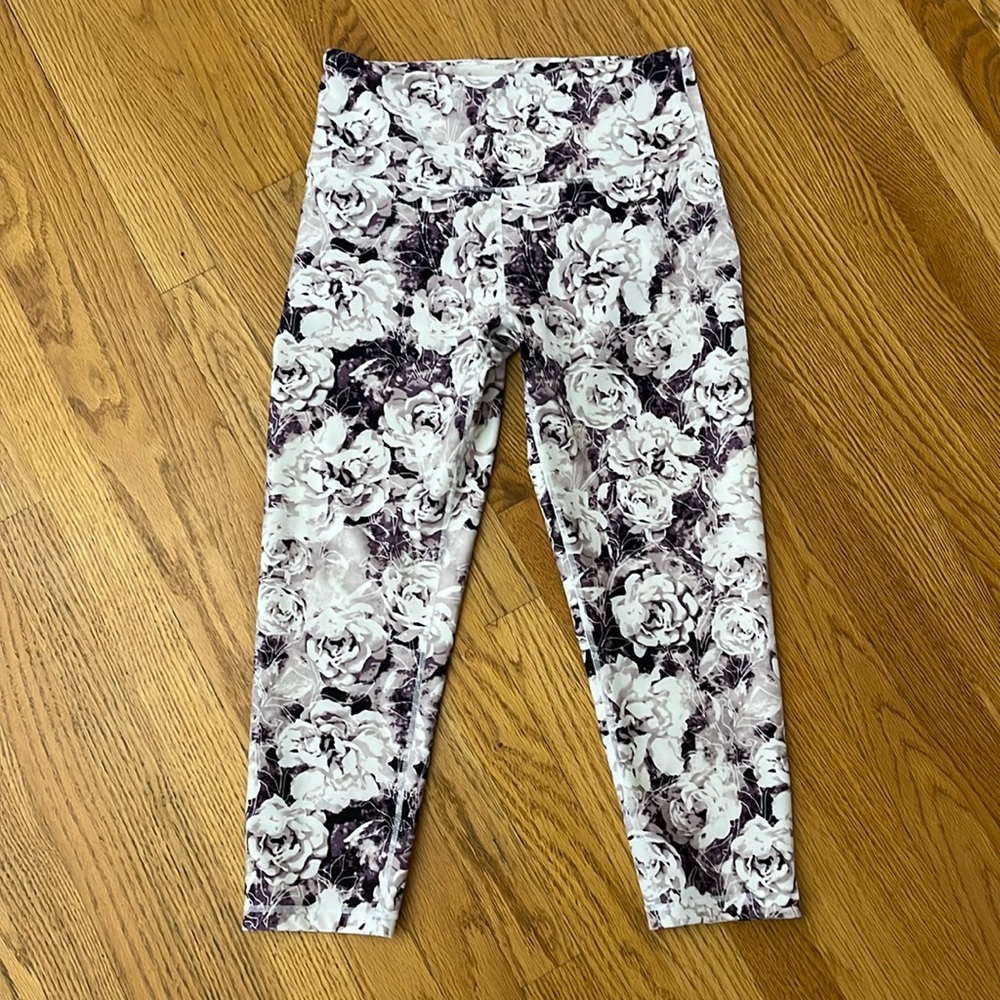 Balance Collection Floral Capri Leggings Large
